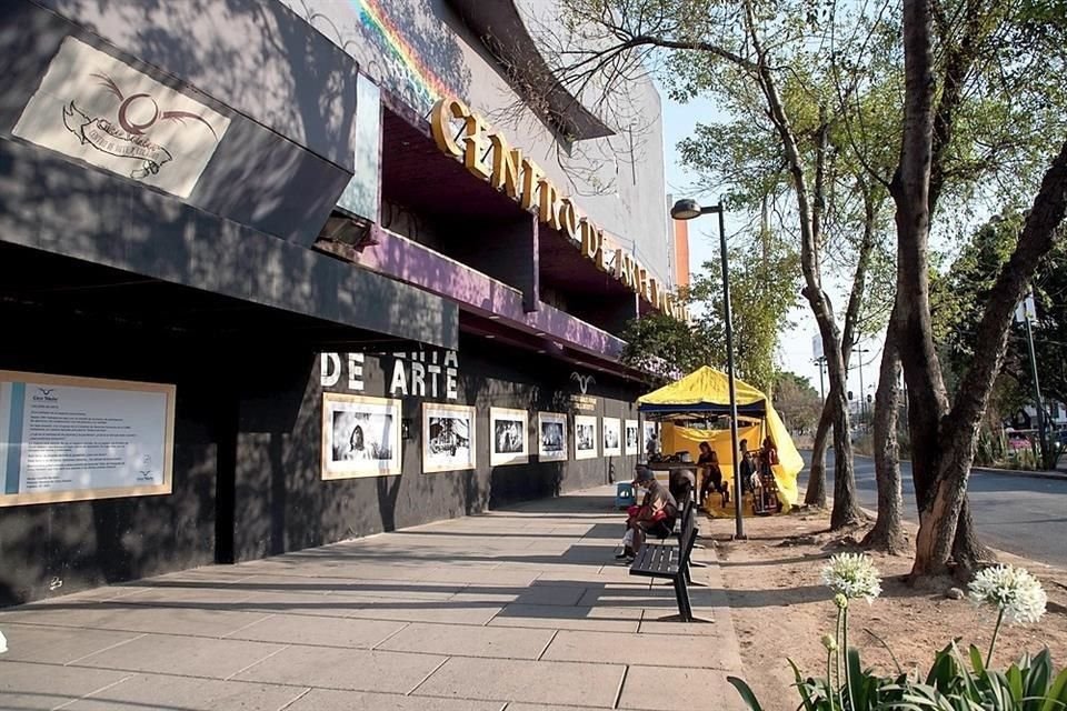 La galería fue montada sobre Calzada de La Viga en colaboración con la Comisión de Derechos Humanos de la CDMX.