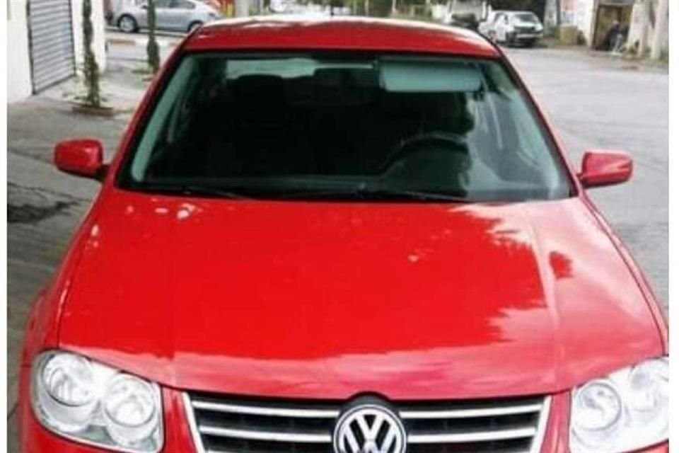 Se mencionó en el reporte de búsqueda que Antonio Peña Díaz, de 50 años, y Rogelio Chavarría Martínez, de 51, viajaban en el auto Jetta en donde fueron localizados el lunes en San Pedro.