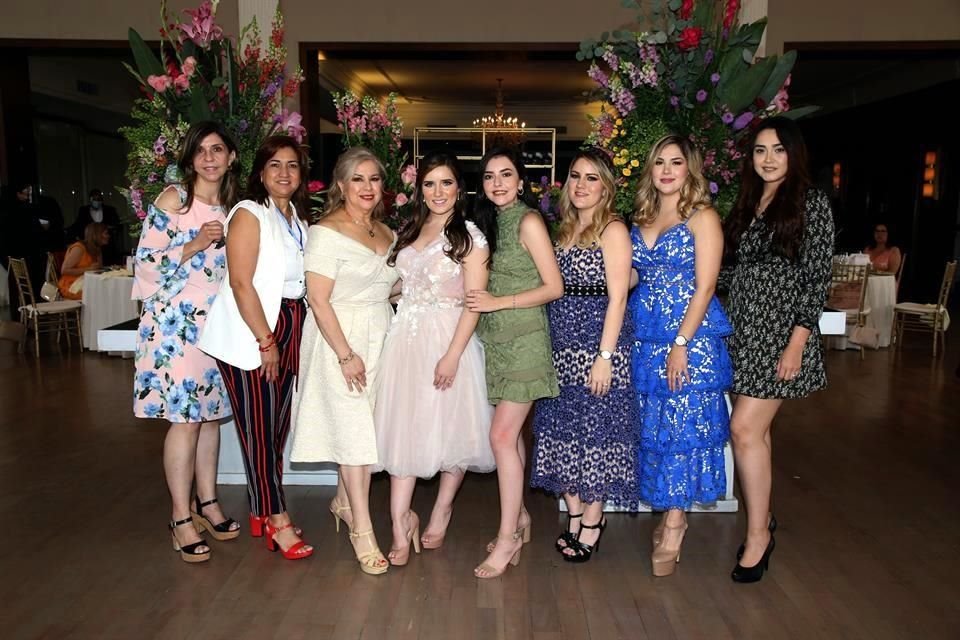 Daniela Espinoza Vargas e invitadas