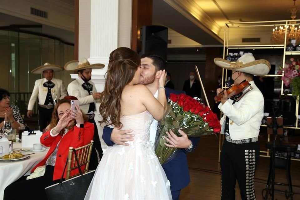Daniela Espinoza Vargas y Hugo Lazcano Cantú