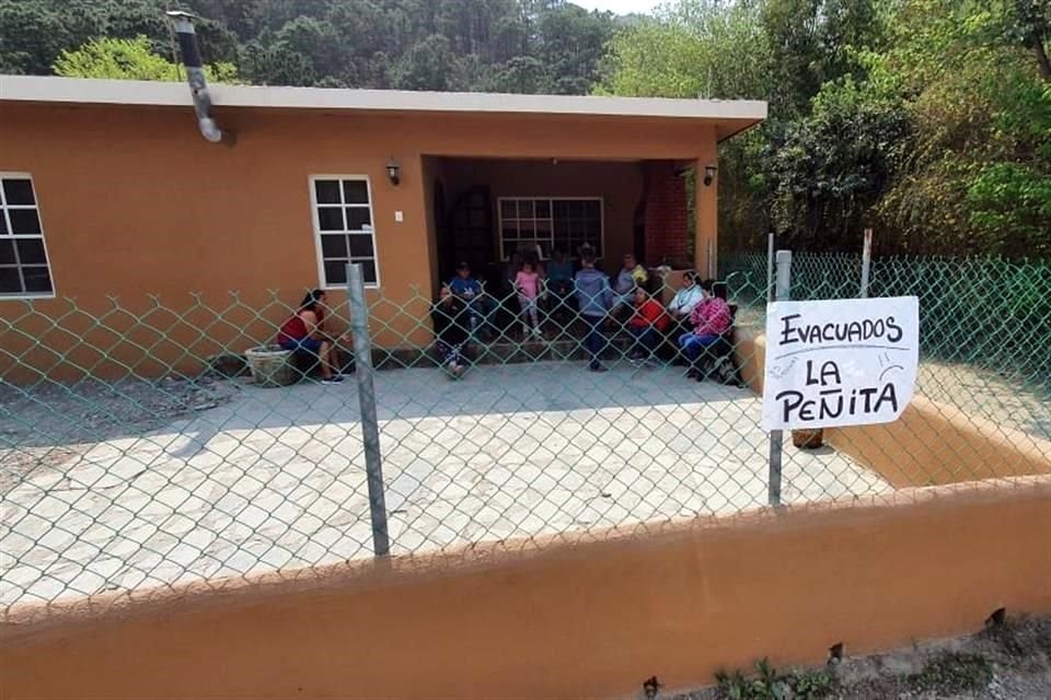 Celia Torres, habitante de La Peñita, señaló que el incendio fue intenso y avanzó rápido.