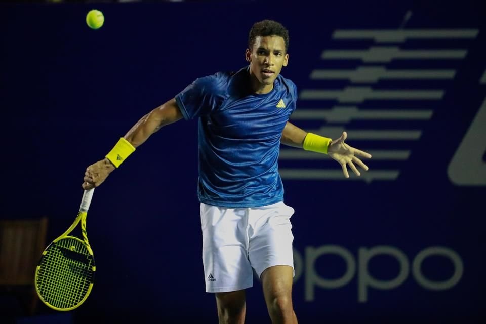 Felix Auger-Aliassime festejó con una playera del Tri.