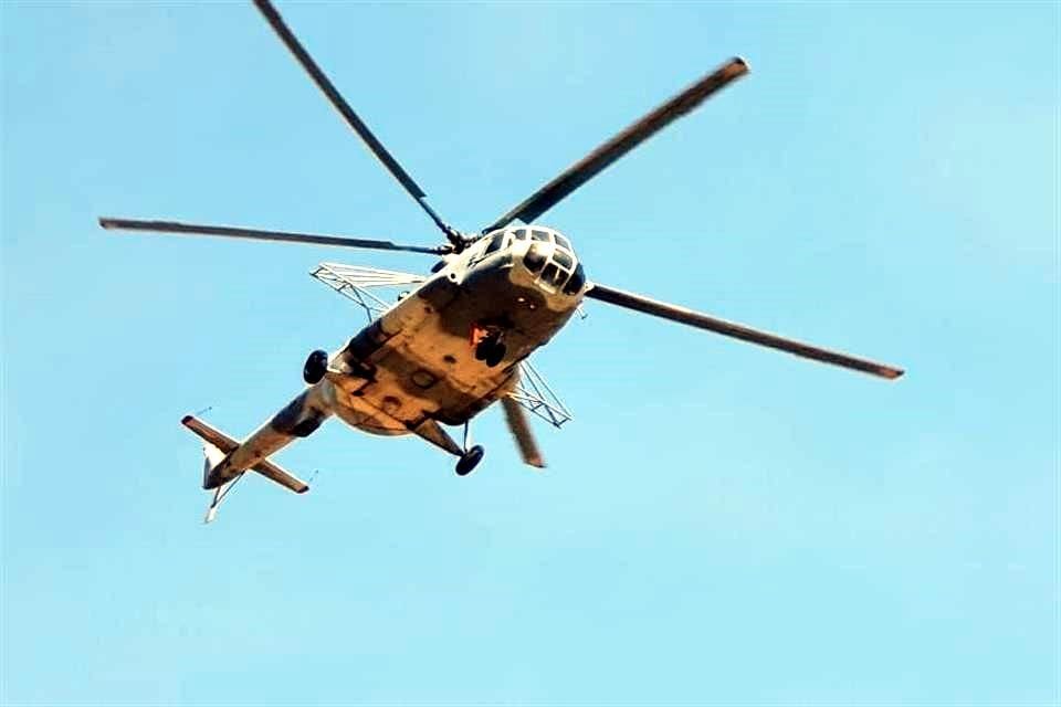 Con la incorporación de 2 aeronaves, ya son nueve los helicópteros que trabajan en Nuevo León para combatir los 5 incendios forestales.