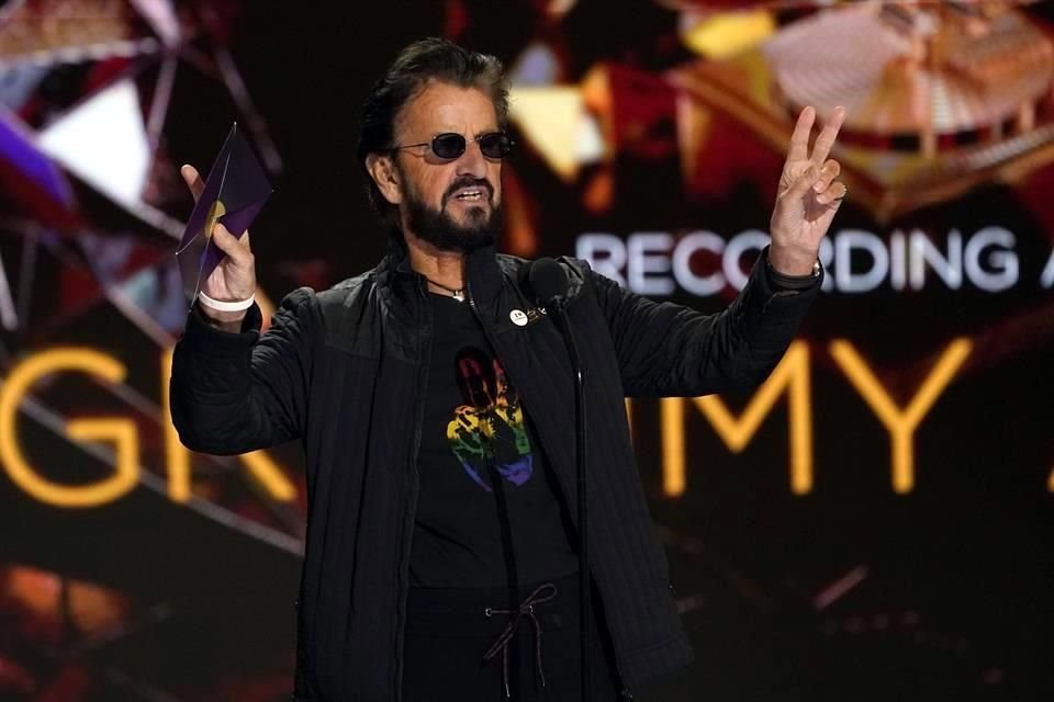 El ex integrante de The Beatles, Ringo Starr, tiene previsto retomar su gira y los conciertos en vivo en 2022; lanzará un nuevo EP.