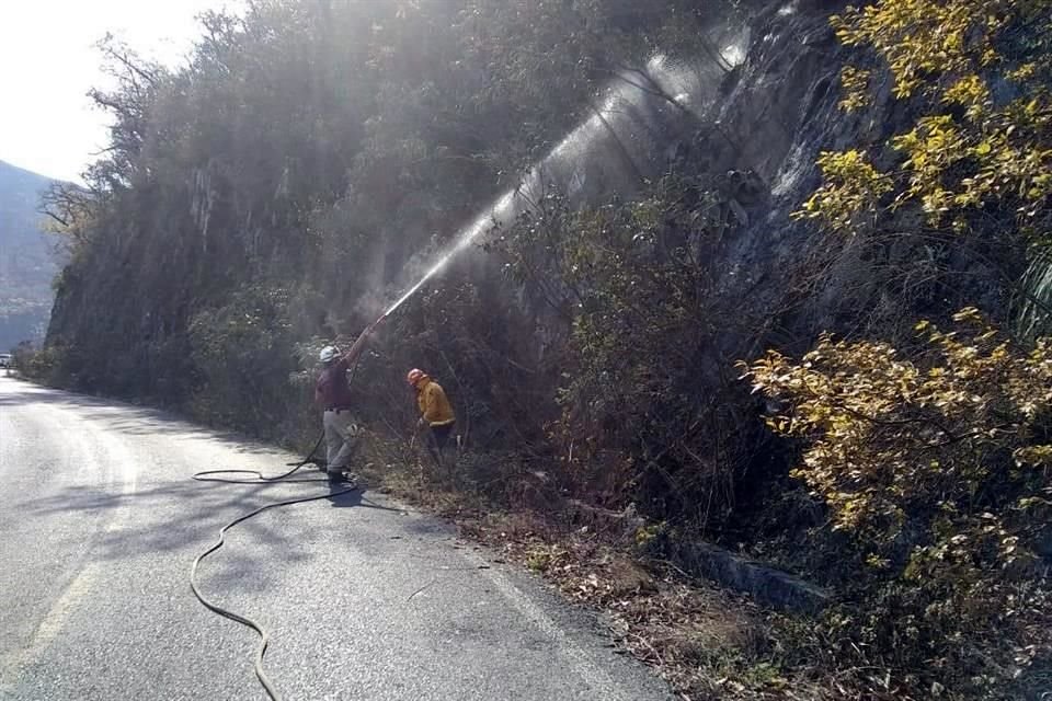 Protección Civil reportó esta tarde que el siniestro que comenzó hace una semana está controlado en un 60 por ciento, y es combatido con 500 brigadistas y 10 helicópteros.