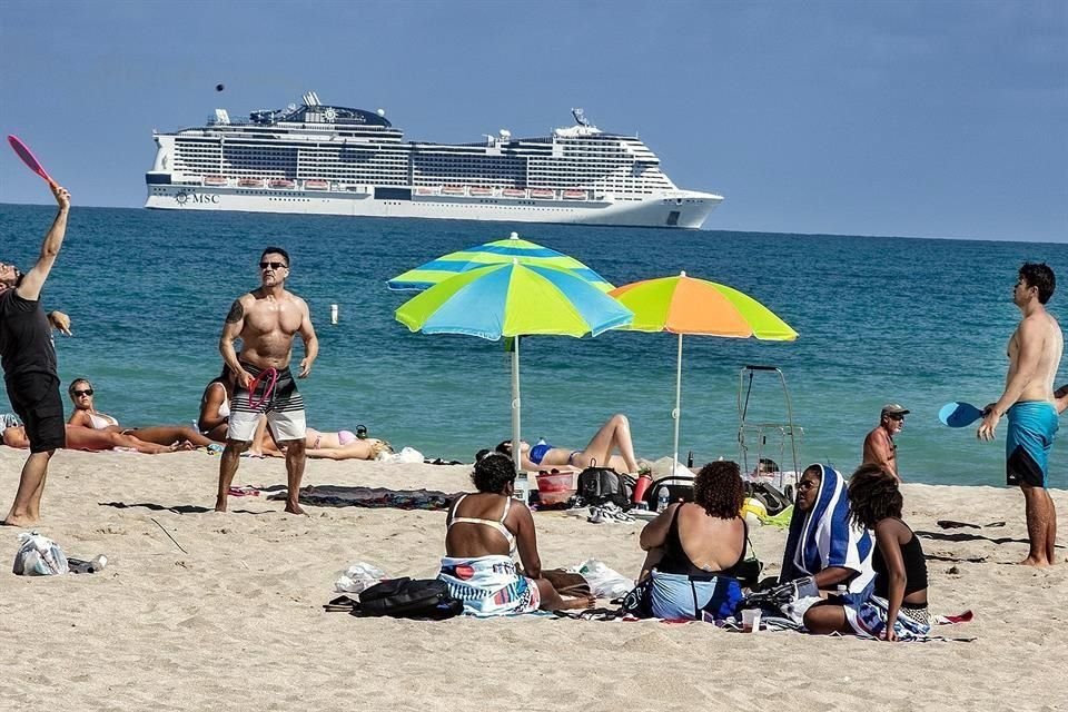 Autoridades de Miami Beach alertaron por multitudes masivas relacionadas con el spring break.