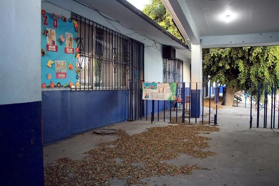 La escuela primaria Porfirio Díaz, en Oaxaca, es una de las miles que se mantienen cerradas luego de un año de no abrir por la pandemia.
