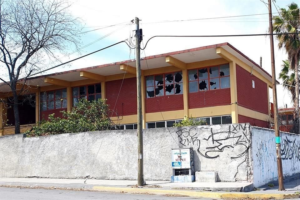 Infraestructura y equipamiento de escuelas del País tienen grave rezago, que se agudiza por falta de mantenimiento, según diagnóstico.