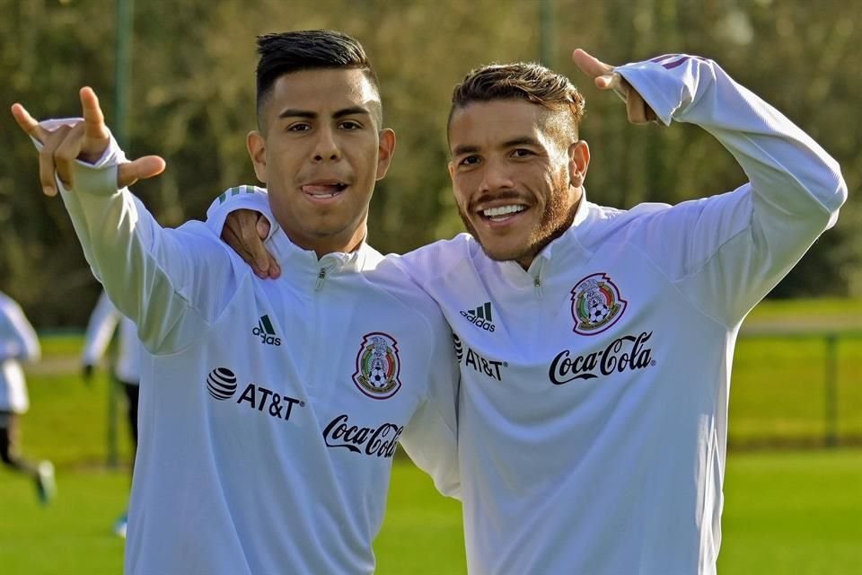 Efraín Álvarez y Jonathan dos Santos, ambos juegan para el Galaxy.