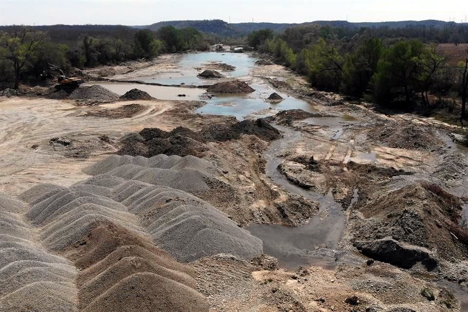Según pobladores del Ejido Pitorreal las pedreras operan desde a finales del 2020 en la zona donde se construye la cortina de la Presa Libertad.
