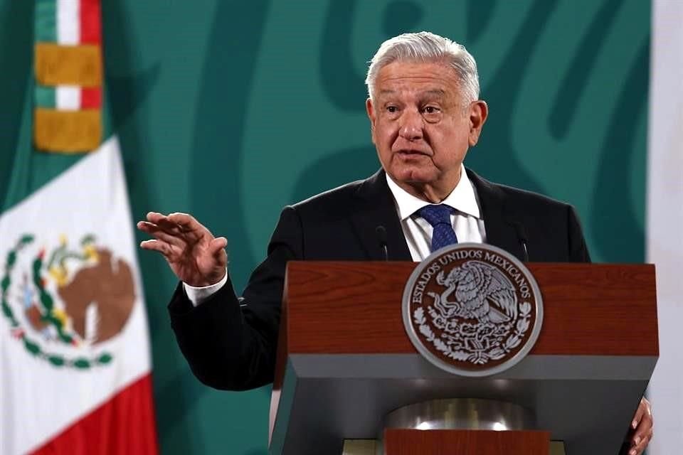 Tras un llamado de asociaciones agrícolas al Gobierno de Joe Biden, AMLO dijo que se seguirá impulsando al campo y no se permitirá que se envenene al pueblo.