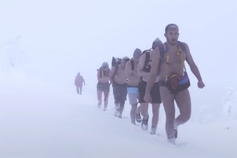 Wim Hof imparte cursos de entrenamiento en respiración, meditación y exposición al hielo.
