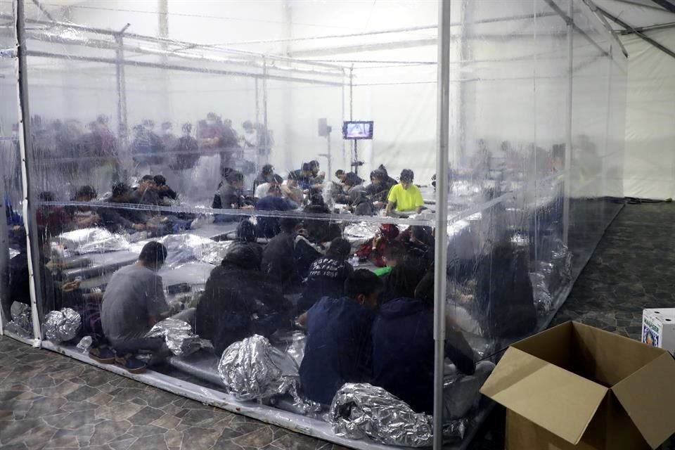 Vista de las instalaciones de uno de los centros de detención de migrantes menores en Donna, Texas.