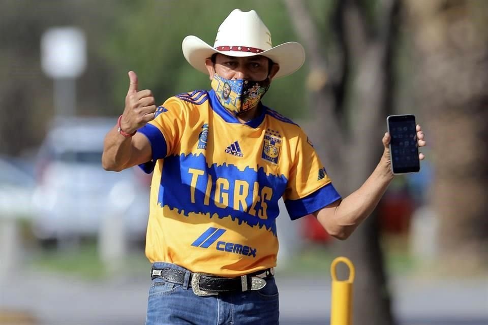 Bien puesto para el partido.