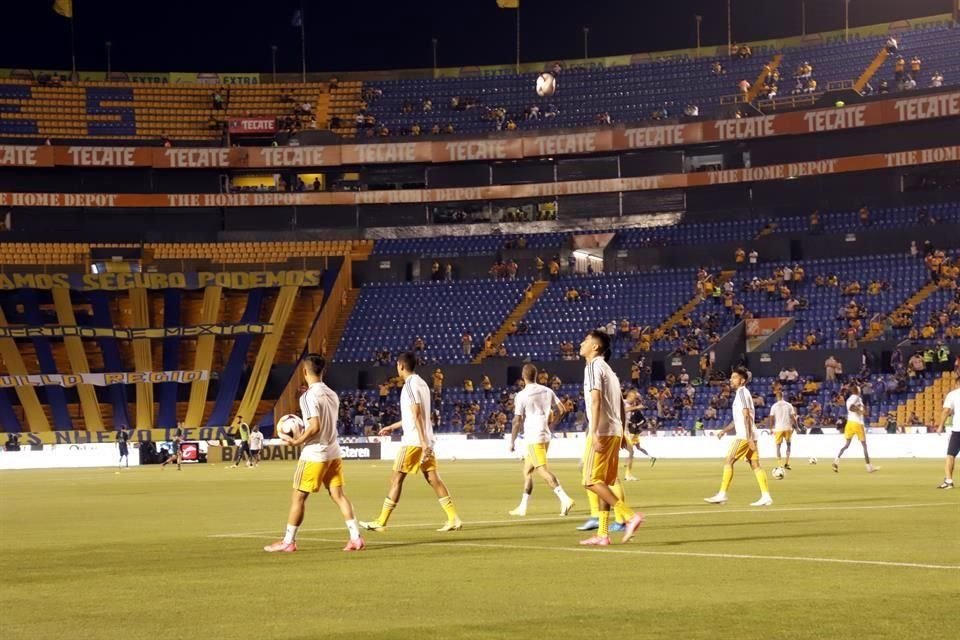 Tigres ya tiene de nuevo a su afición en el estadio.