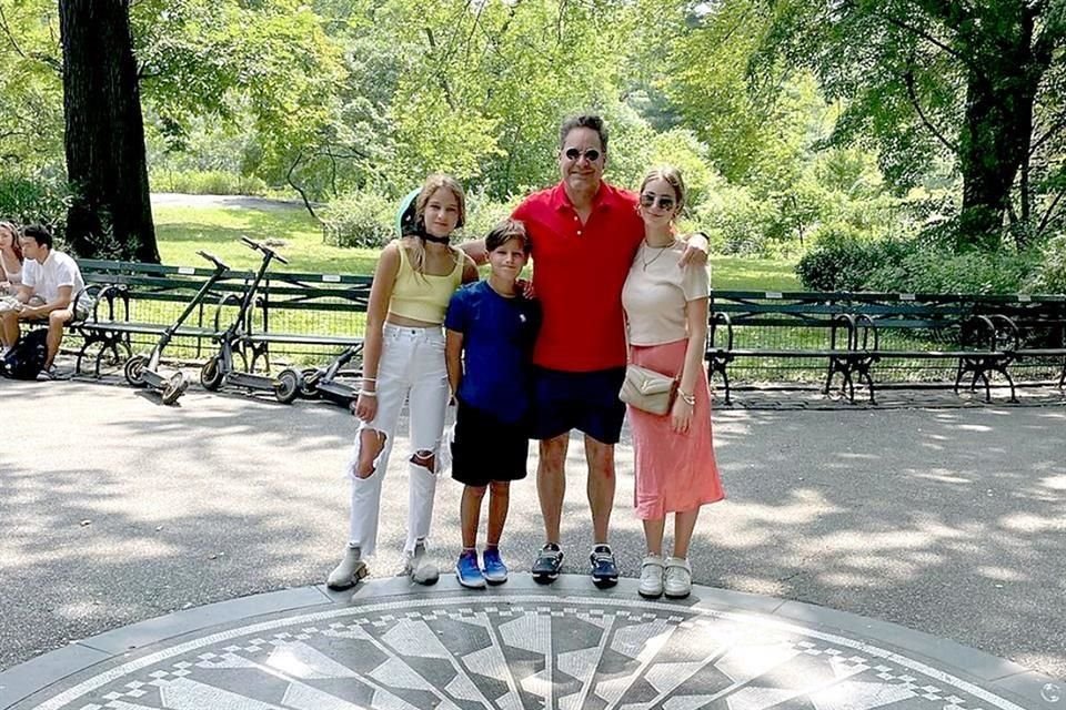 Con sus hijos Valeria, Beto y Cata