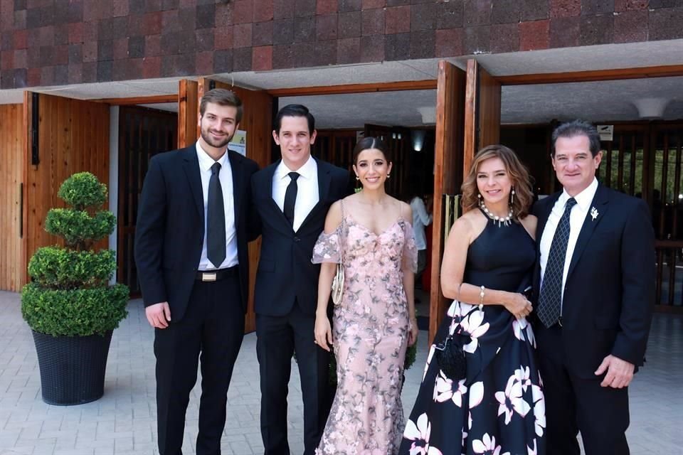 Patricio Garibay, Javier Ceballos, Ana Cristina Cacho, Francis Ceballos y Javier Ceballos