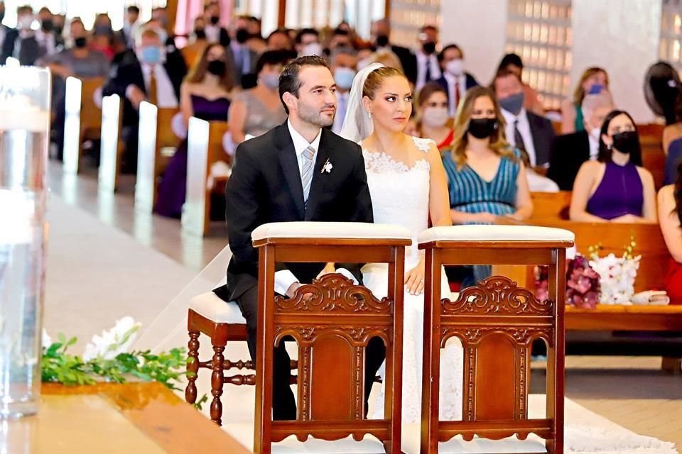 Carlos Elizondo Martínez y Valeria Martínez Cannon