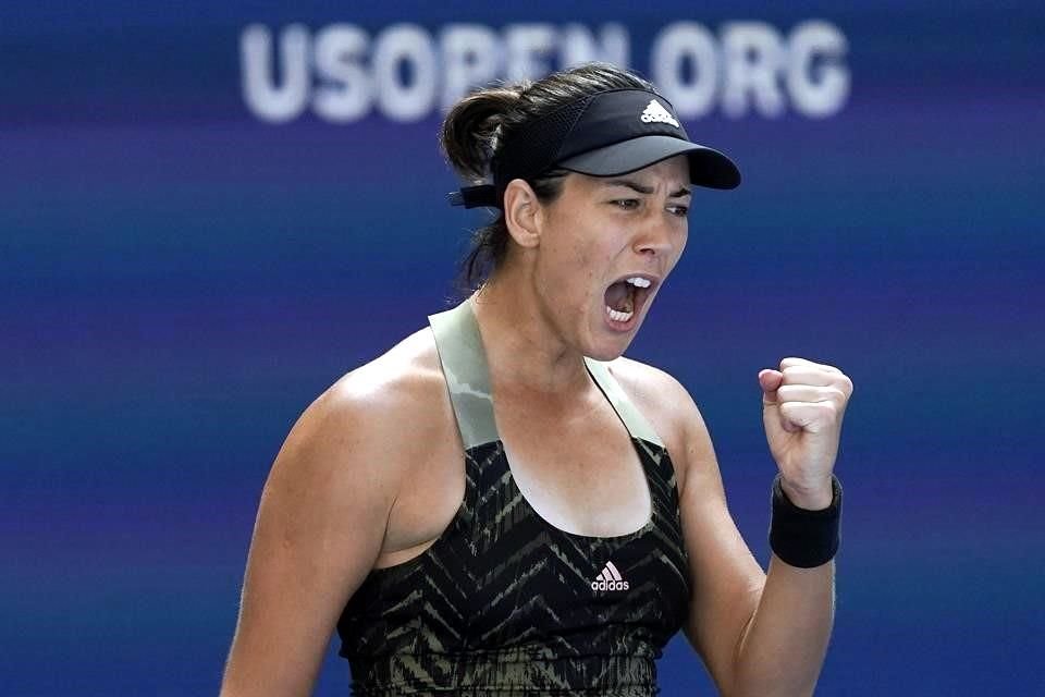 Garbine Muguruza venció a Victoria Azarenka en tercera ronda.