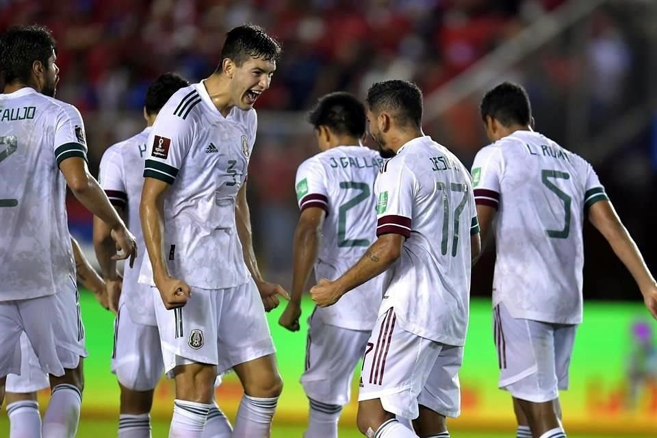 México mantuvo la cima del Octagonal con siete puntos en tres partidos.