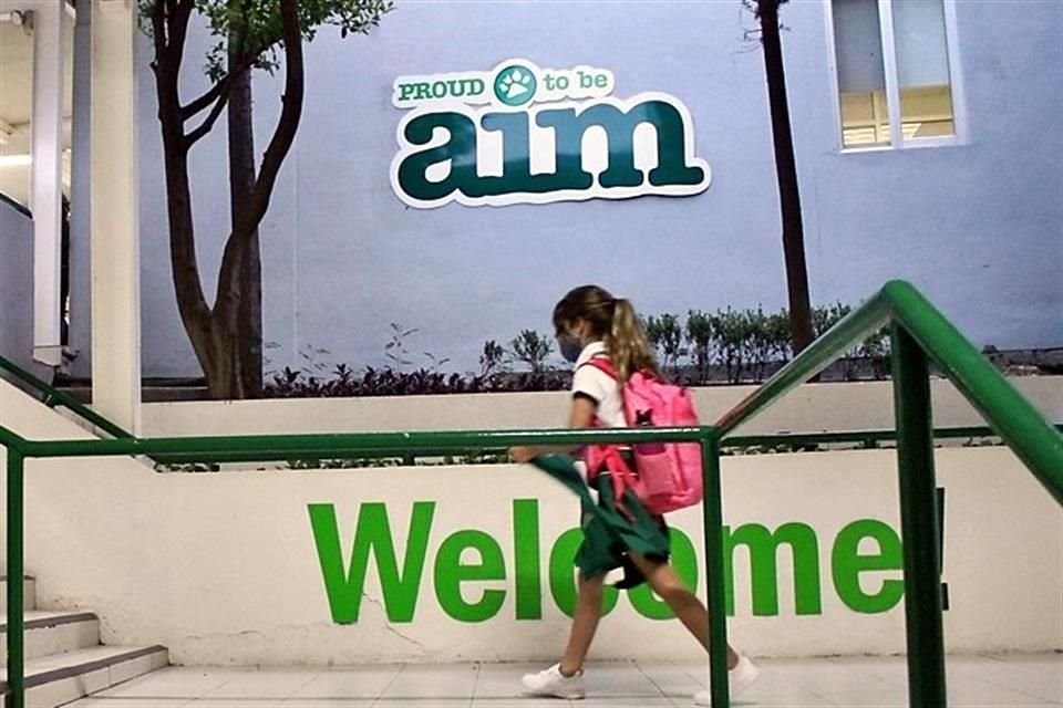 Tras el caso positivo, indicó el Colegio, se decidió suspender las clases y seguirlas bajo el modelo virtual.