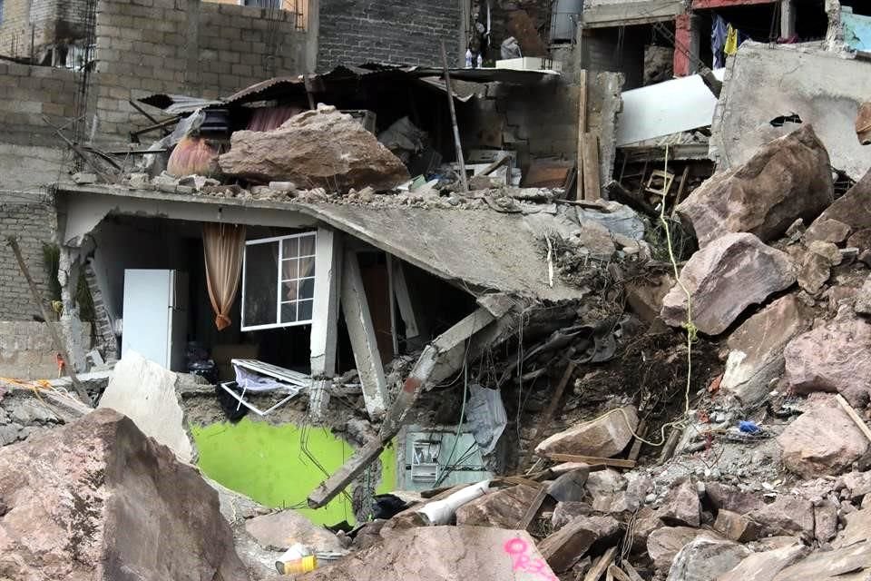 La Colonia Lázaro Cárdenas, en Tlalnepantla, donde ocurrió el deslave, destaca por su condición de riesgo permanente, de acuerdo con el Atlas de Riesgos.