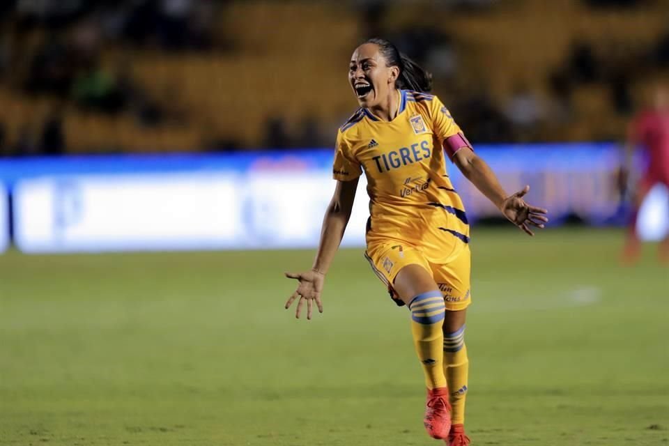 La capitana Liliana Mercado hizo el 2-0 con un golazo de tiro libre, desde afuera del área. Era apenas el minuto 21.