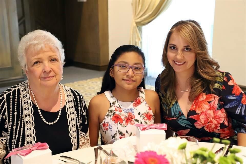 María de los Ángeles Garza, Johanna Garza y Vanessa Garza