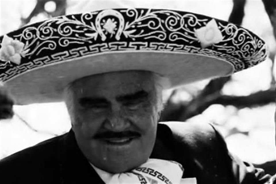 Chente fue hospitalizado el 6 de agosto tras una caída en su rancho Los Tres Porrillos y posterior a ello, fue diagnosticado con síndrome de Guilliain-Barré.