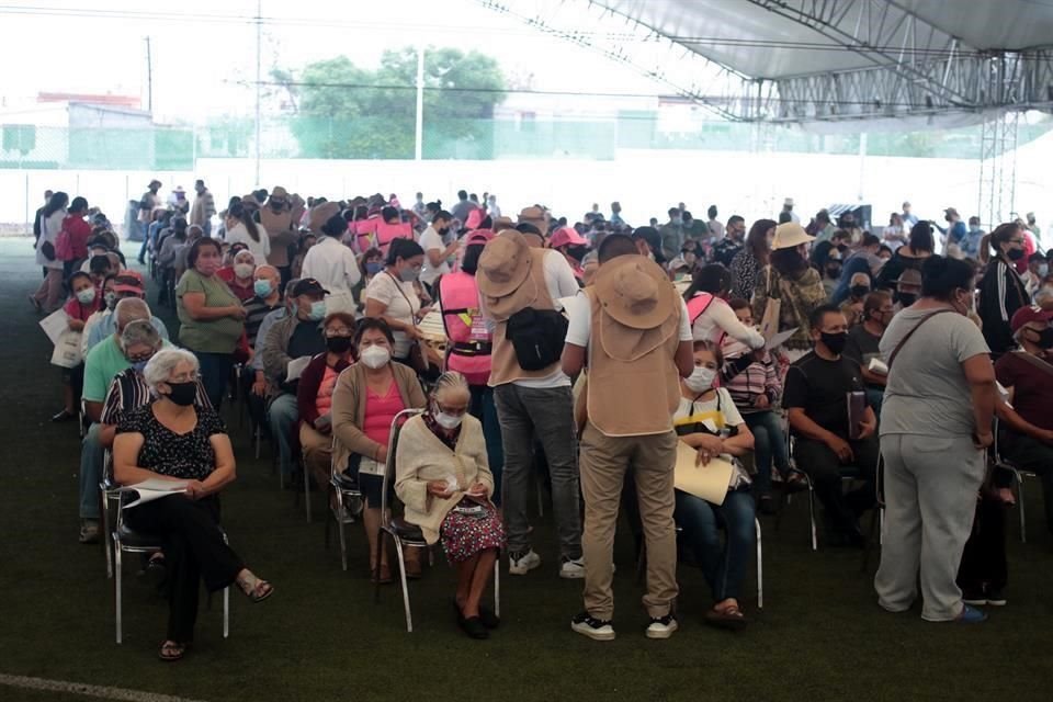 En Guadalupe se espera vacunar contra Covid a 106 mil adultos.