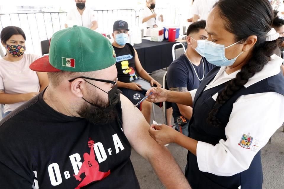 En Monterrey la vacunación iniciará el 9 de octubre.