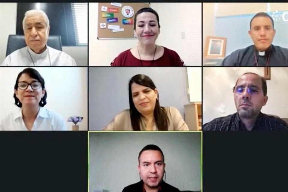 El Arzobispo Rogelio Cabrera (arriba izq.) anunció por Zoom   el primer Congreso de Salud Mental con un enfoque psicoespiritual, que se realizará en línea del 25 al 30 de octubre.