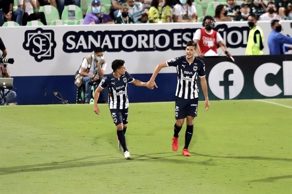 Inició el segundo tiempo y Alfonso González abrió el marcador.