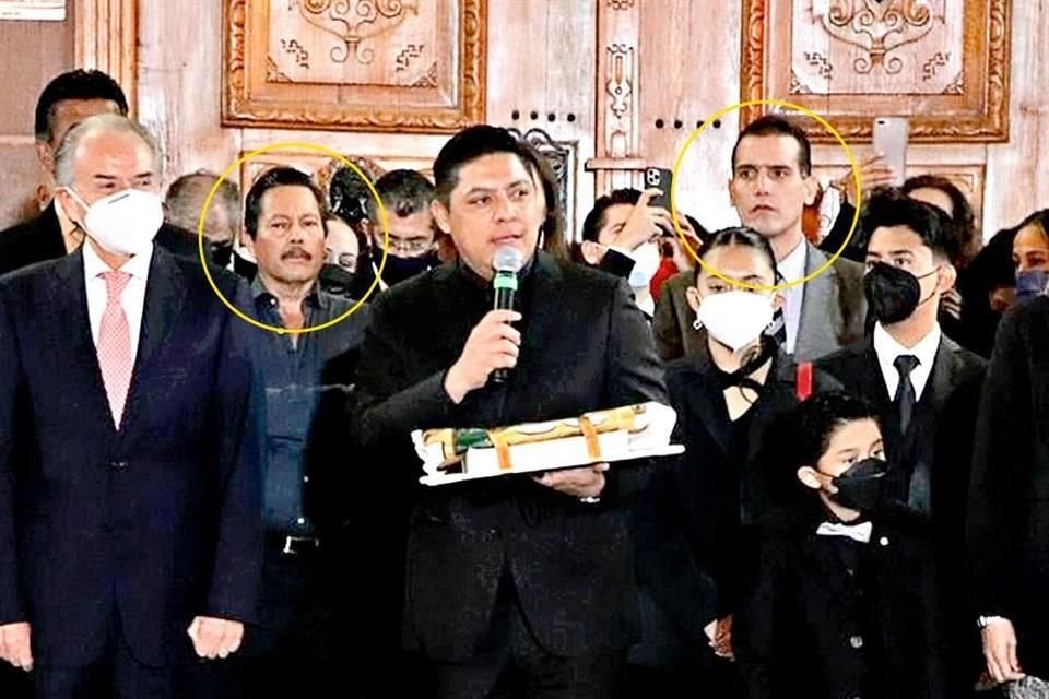 Ricardo Gallardo Cardona tomó ayer posesión como Gobernador. Lo acompañó su papá Ricardo Gallardo Juárez (izq.), ex Alcalde San Luis, y el 'Niño Verde', Jorge Emilio González (der.), dueño del PVEM.