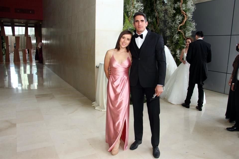 Belén Garza y Carlos Herrera