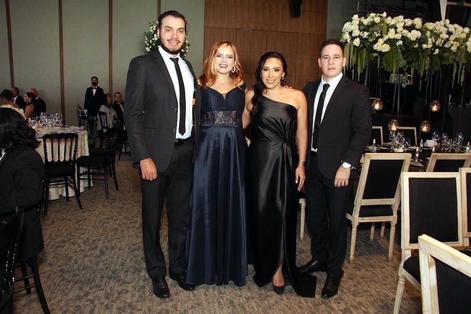Adrián Treviño, Lorena Lara, Fernanda Vera y Julio Garza
