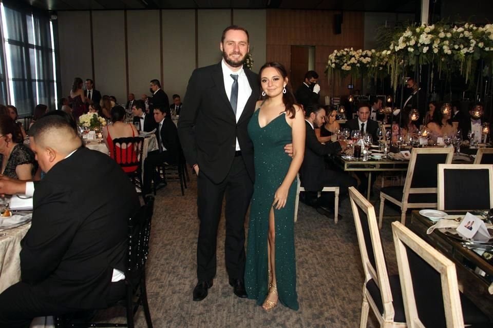 Lucas Schmitz y Amanda Luna