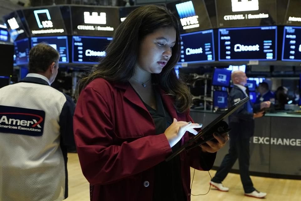 Wall Street finalizó mixta ante el repunte en bonos del Tesoro.