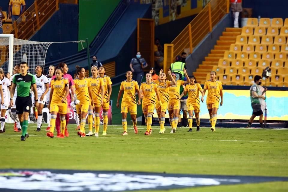 Tigres Femenil llegó como líder general con 27 puntos.
