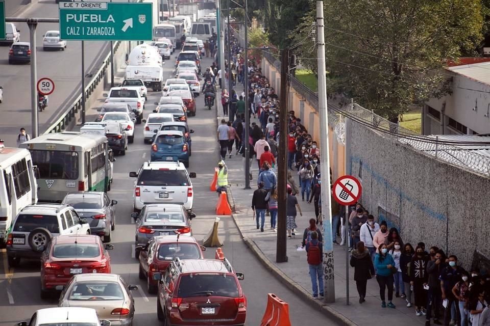'No (esperaba tantas personas), pero, tal vez, cómo es el primer día, por eso hubo tanta gente', dijo Samantha Vianey, de  23 años.