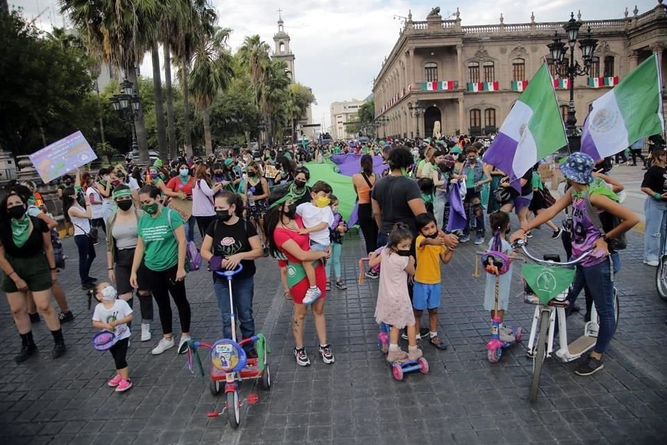 El contingente salió de la Explanada de los Héroes.