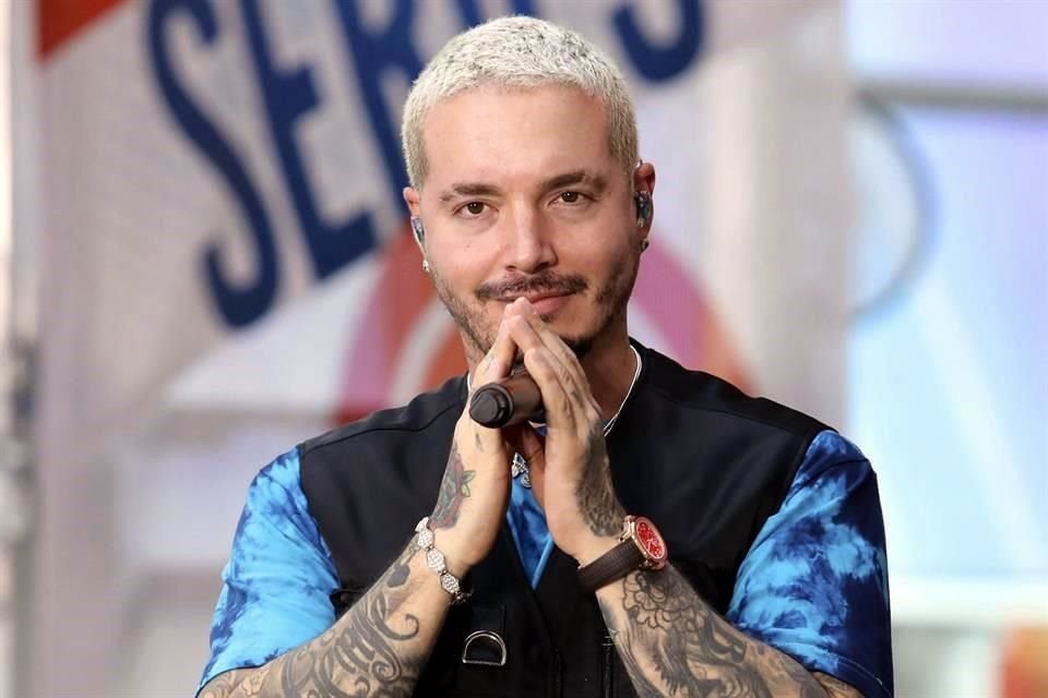 J Balvin causó polémica tras criticar los Latin Grammy e hizo un llamado a no asistir, Residente comparó su música con un hot dog.