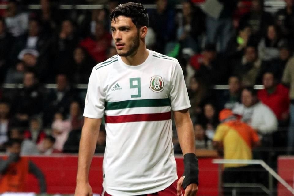 El delantero de los Wolves regresa a la Selección Mexicana.