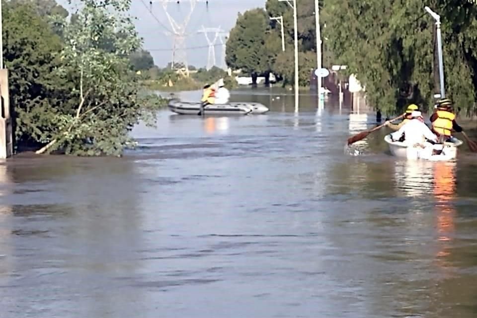 Lluvias registradas en las últimas 24 horas afectaron varias colonias de los Municipios de San Juan del Río y Santiago, Querétaro, por el desbordamiento de ríos.