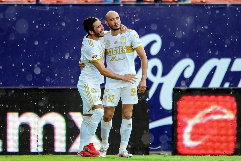 Carlos González (32) marcó el último gol del triunfo de Tigres de 3-0 en San Luis.