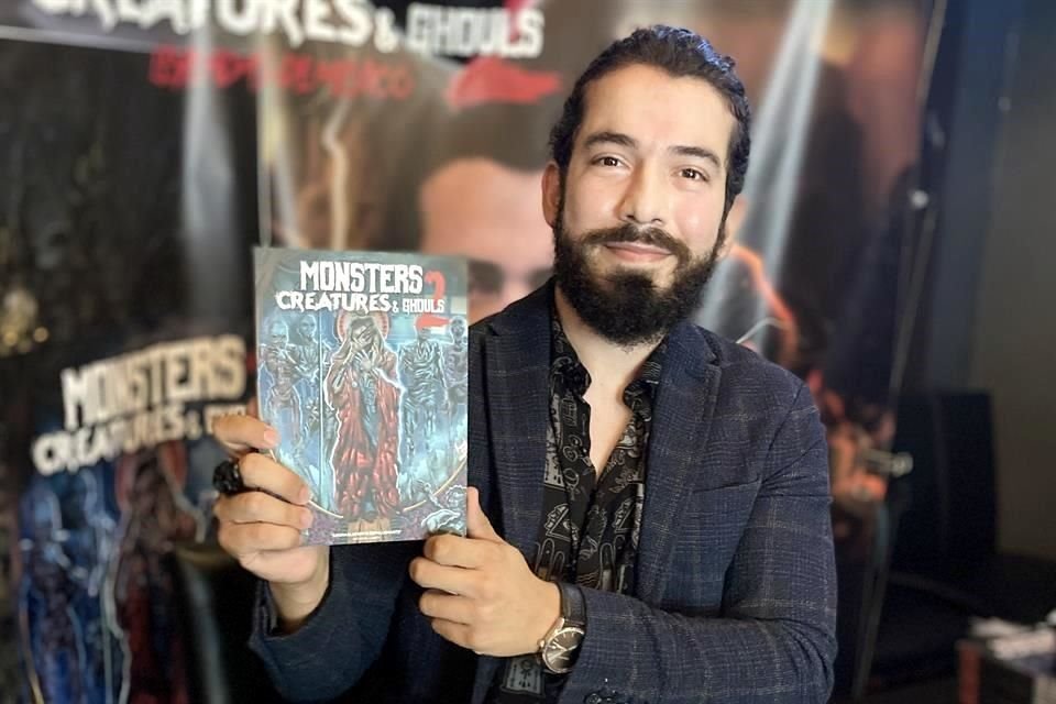 Humberto Garza presentó la segunda edición de su libro 'Monsters, Creatures & Ghouls'.