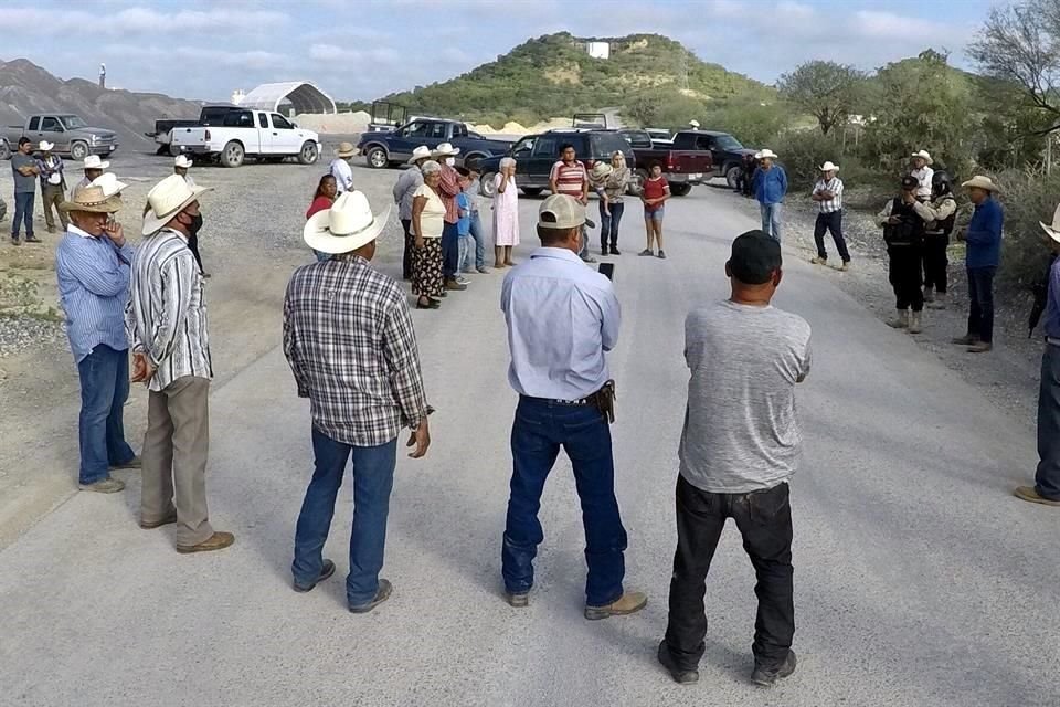 Ejidatarios de Linares planean retomar los bloques en la presa si el nuevo Gobierno no les resuelve en 8 días.