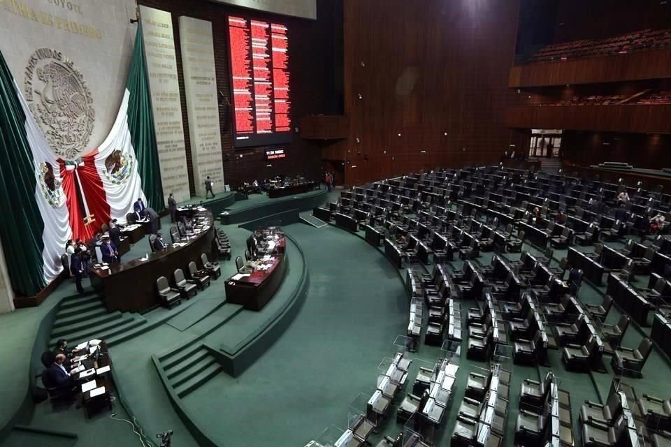 Organizaciones lamentaron que diputados no escucharan preocupaciones y avalaran en comisiones reforma que limita deducción de donativos.