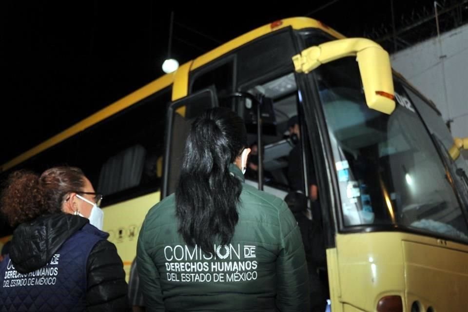 Durante el traslado participaron integrantes de la Comisión de Derechos Humanos del Estado de México, así como de Reinserta.