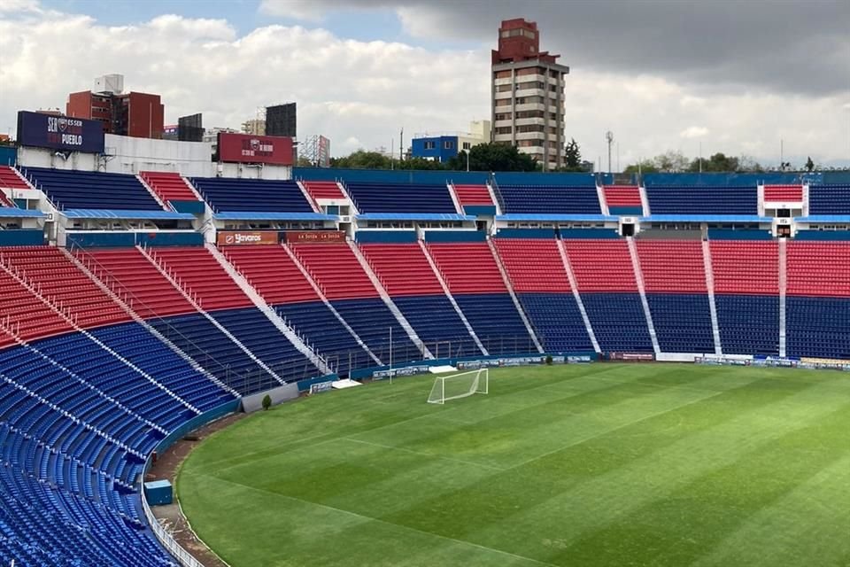 Tanto el estadio como la plaza de toros aprovecharon las enormes excavaciones para lograr su desnivel.